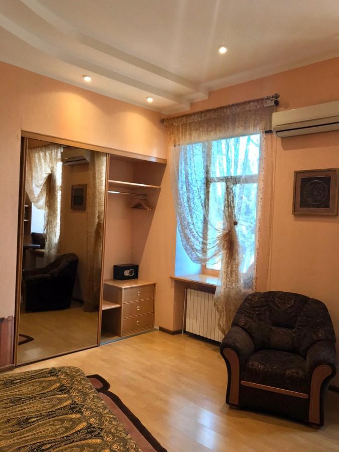 Mini-Hotel In The Very Heart Of Odessa Dış mekan fotoğraf